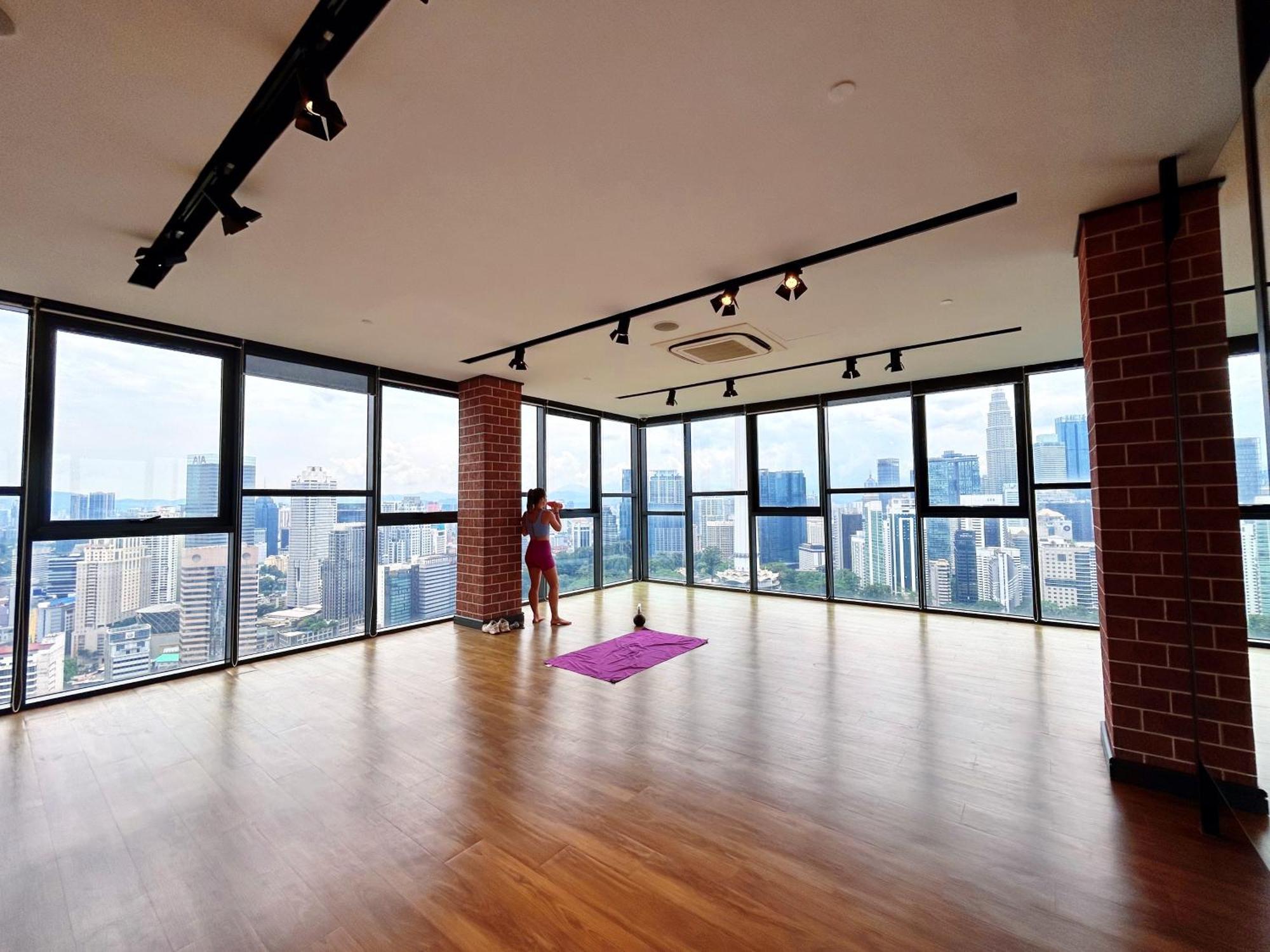 Ceylonz By Manhattan Group Apartment