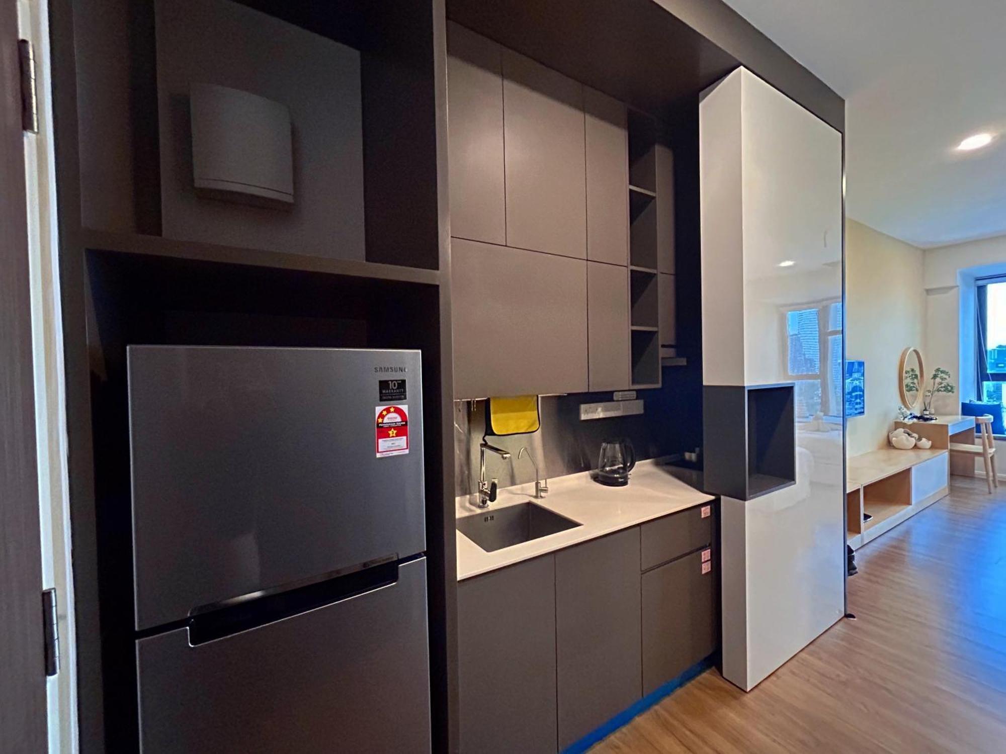 Ceylonz By Manhattan Group *